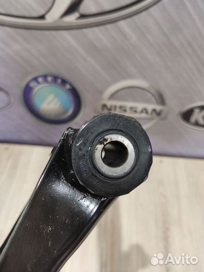 Рычаг подвески Nissan note E11 Лев