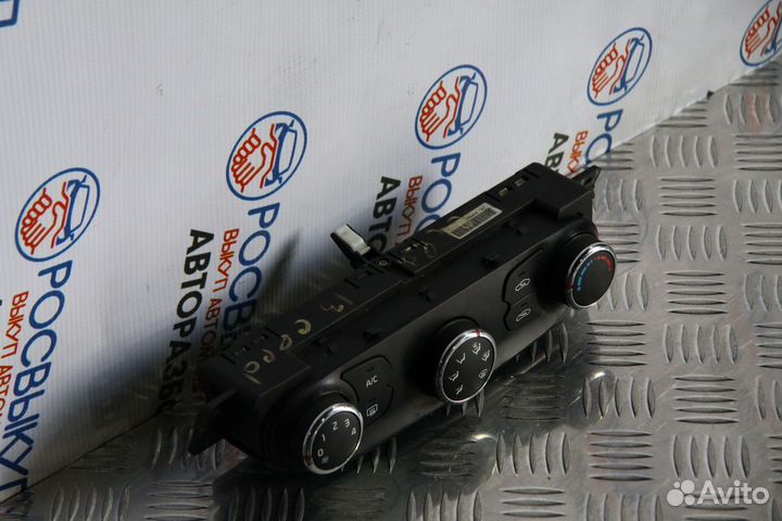 Блок управления отопителем Kia Ceed (JD) II (2012–