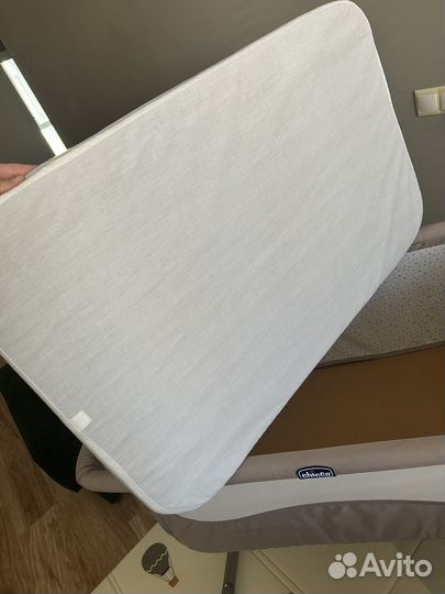 Приставная кроватка chicco next2me