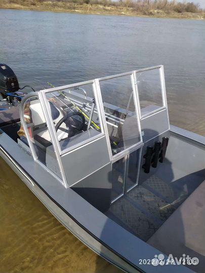 Лобовое (ветровое ) стекло на лодку Мкм