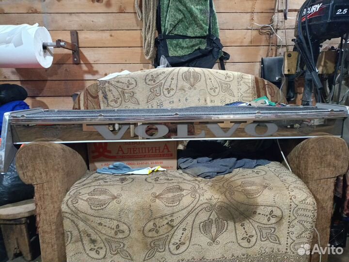 Полка на Вольво