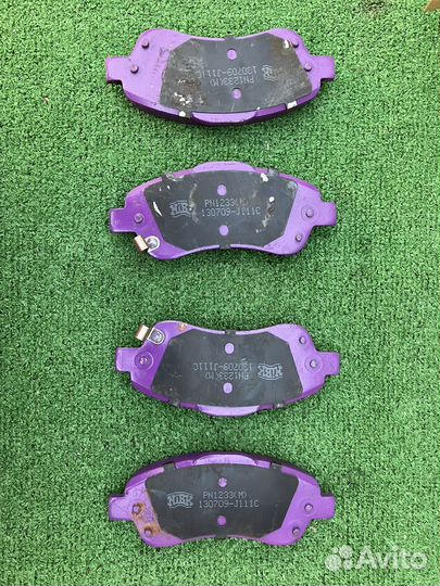 Тормозные колодки передние Toyota Avensis 2003-08