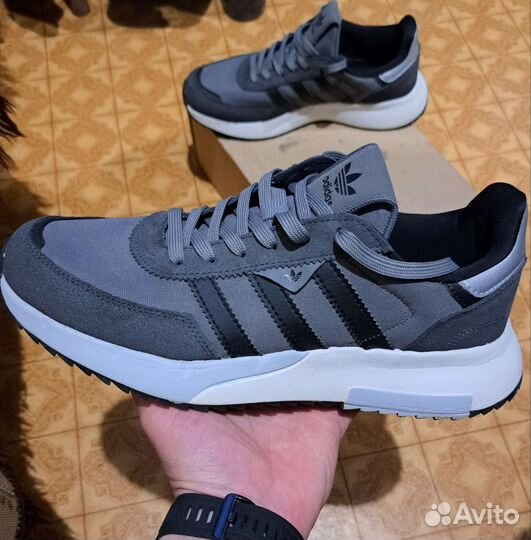 Кроссовки adidas