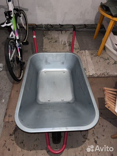 Тачка садовая строительная