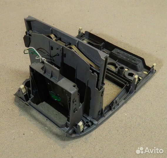 Консоль центральная Toyota Corolla E110