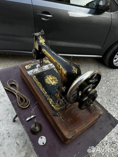 Швейная машинка zinger