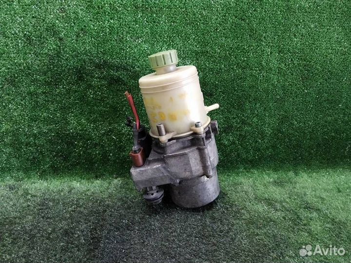 Насос гидроусилителя Skoda Fabia