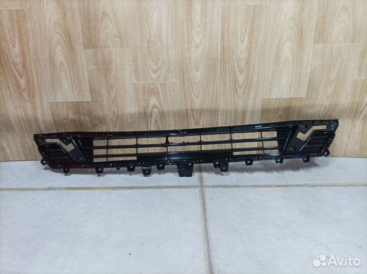 Решетка в бампер нижняя Фольксваген Тигуан 2