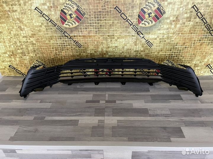 Решетка центральная Toyota Camry V70 рестайлинг