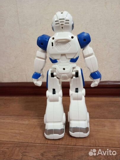 Игрушка робот с пультом