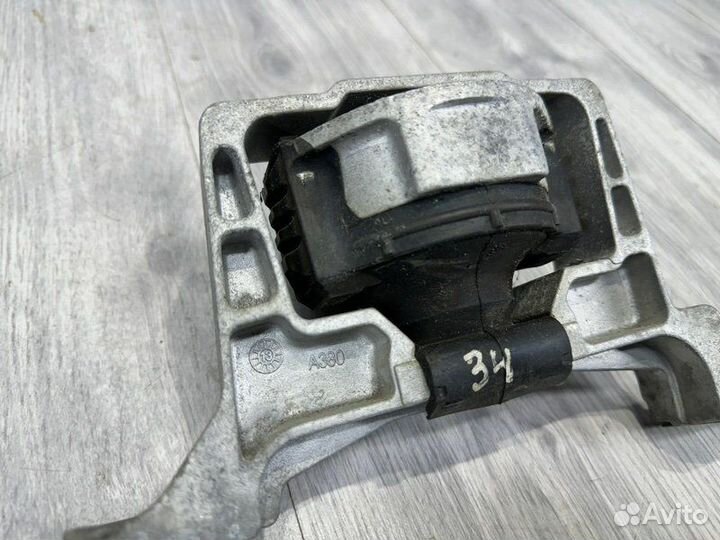Опора двигателя правая Ford Focus 3 pnda 2012