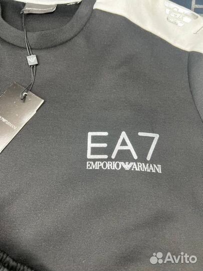 Летний костюм Emporio Armani