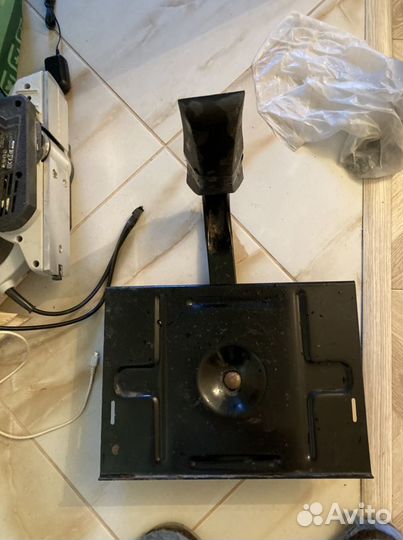 Кронштейн полка под телевизор