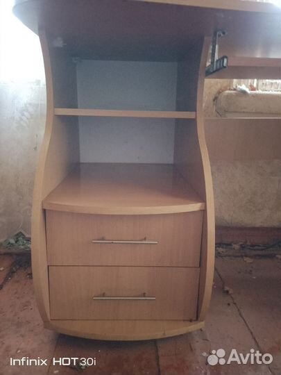 Компьютерный стол