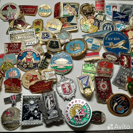 Значки и медали СССР