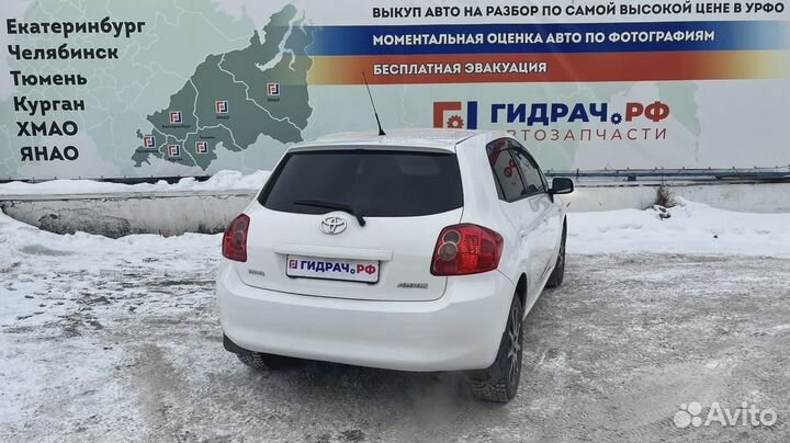 Пыльник двигателя нижний левый Toyota Auris (E150)