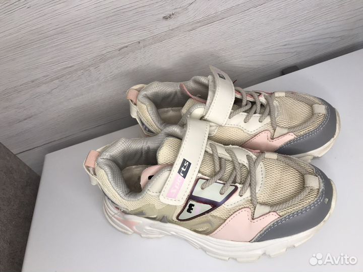 Кроссовки для девочки