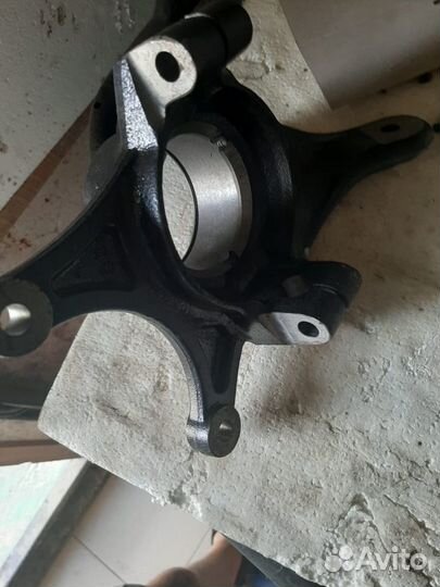 Кулак поворотный