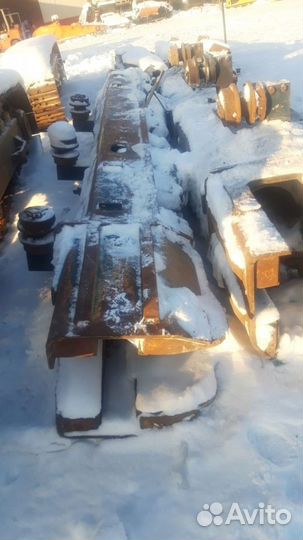 Боковая рама side frame Hyundai R520-9S