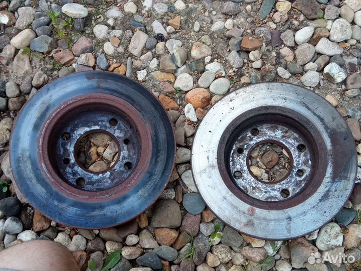 Тормозные диски Nissan Primera P11