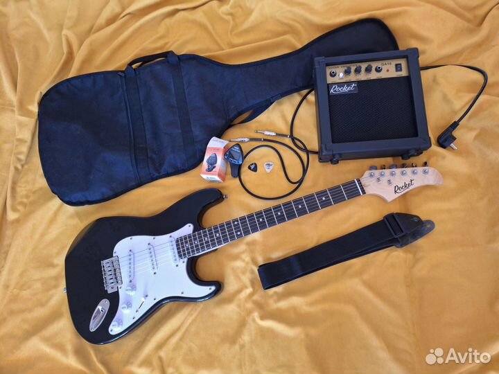 Комплект электрогитары,комбоусилителя и прочего