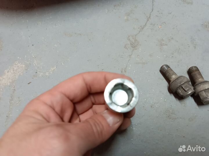 Болты секретки для литых дисков