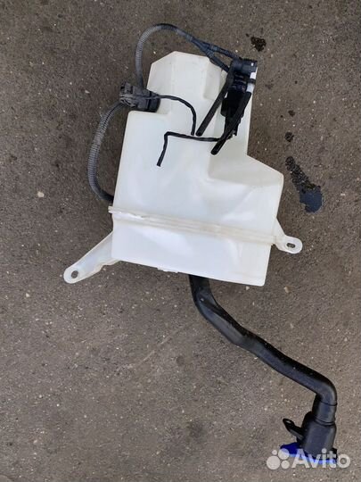 Бачок стеклоомывателя Volvo V70 BW 30784233