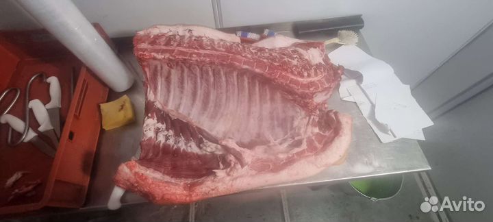 Домашняя свинина живым весом и в полутушах