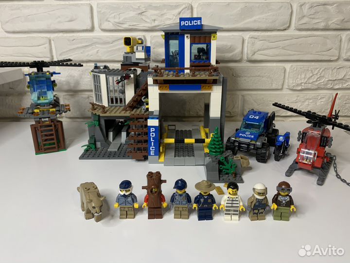 Lego City «Полицейский участок в горах»