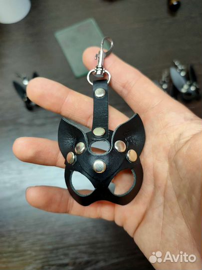 Брелок маска