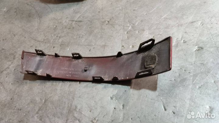 Ус под фонарь Audi A4 B5 (1994 - 1999) 8D0945102