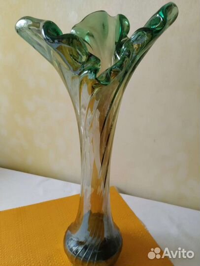 Ваза для цветов СССР из цветного стекла