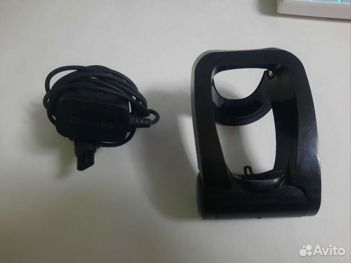 Зарядное устройство для бритвы Philips