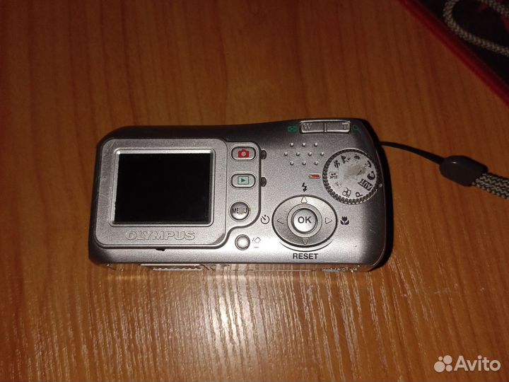 Компактный фотоаппарат olympus c 180