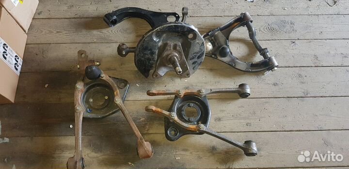 Кулак поворотный в сборе на Волгу