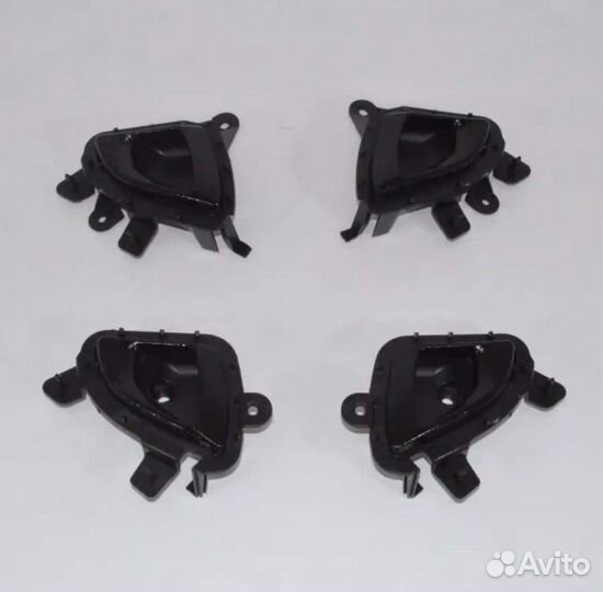 Внутренние ручки дверей на Лада Гранта FL