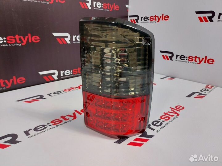 Стопы Nissan Patrol 60 Красно-Черные Диодные T2264