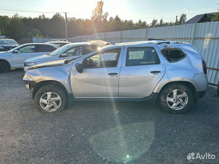 Renault Duster 2.0 МТ, 2018, битый, 67 000 км