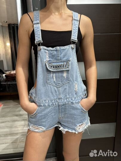 Джинсовый комбинезон