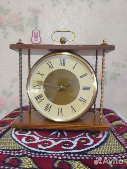 Настольные мех. часы 