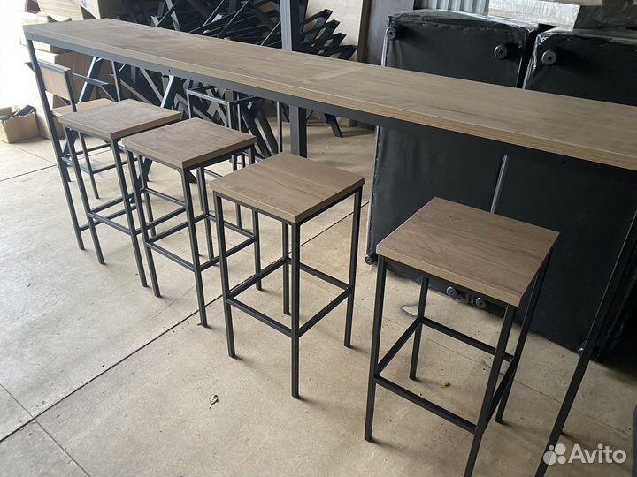 Барная стойка со стульями лофт
