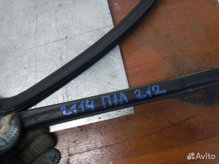 Уплотнитель двери передний левый Ваз 2114 11183