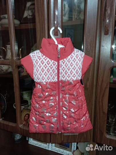 Безрукавка на девочку