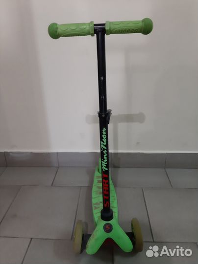 Детский трехколесный самокат