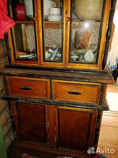 Антикварный буфет