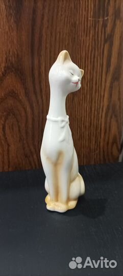 Статуэтка кошечка фарфор