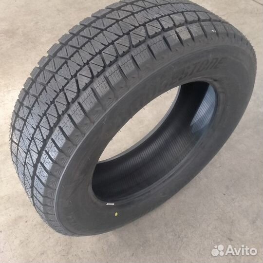 Bridgestone Blizzak DM-V3 285/45 R22 110T