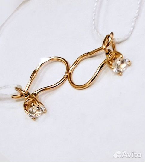 Золотые серьги с камнем
