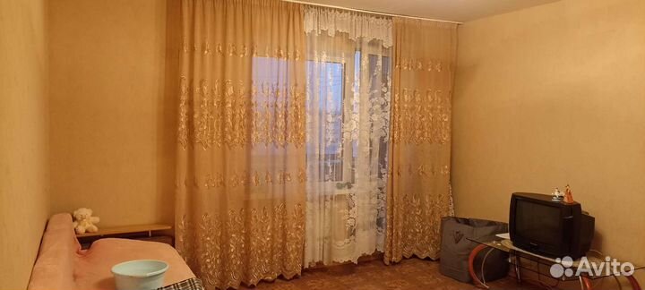 Шторы коричневые и розовые