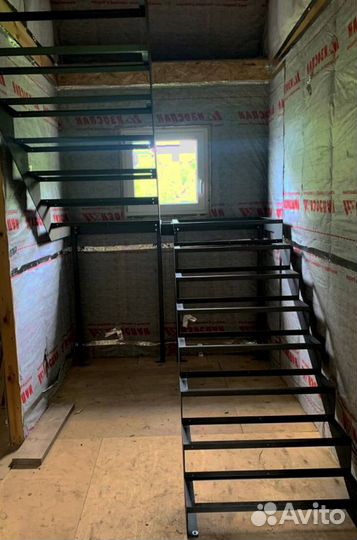 Г-образная лестница